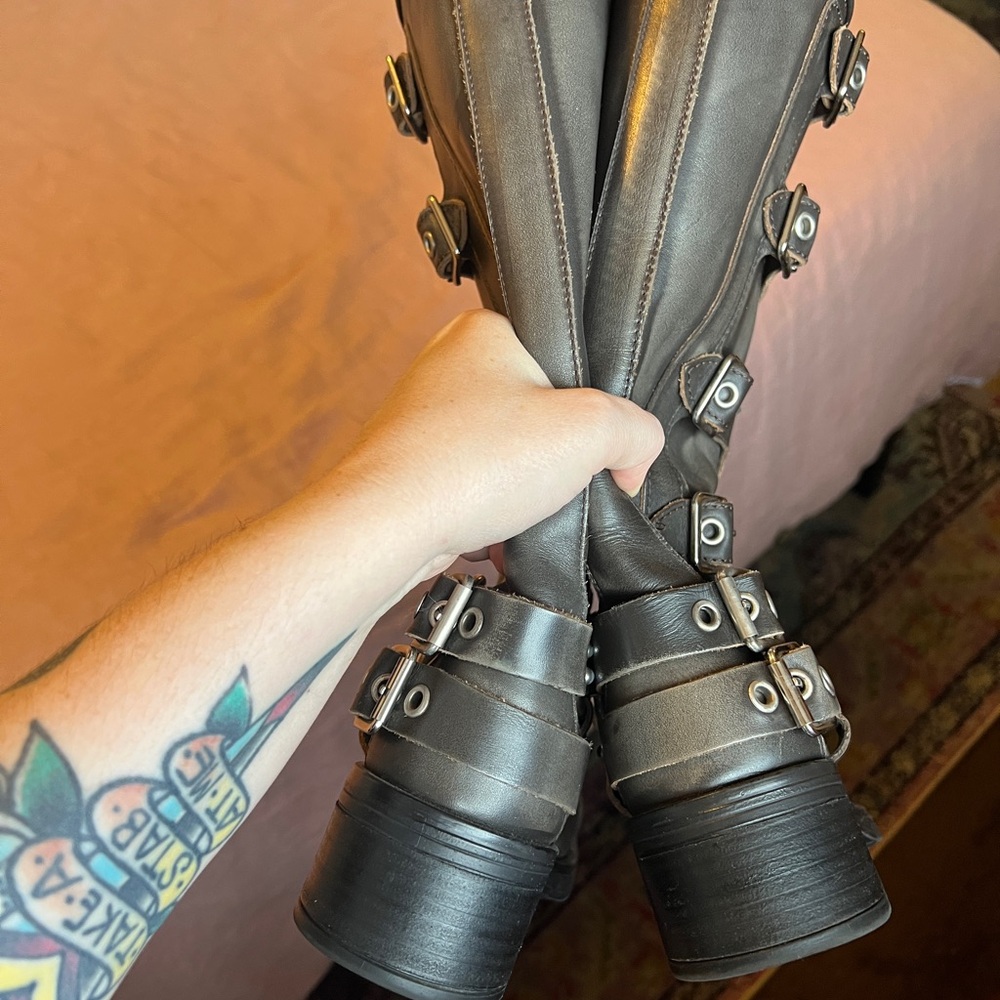 Steve Madden Rocky Boot- Brown - Picture 3 of 4